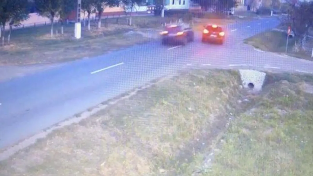 Cine a fost de vină în accidentul rutier din imagine? Ce au spus polițiștii. Decizia naște controverse în online