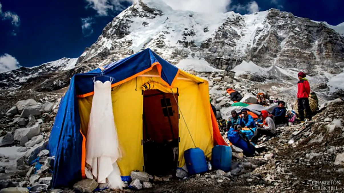 Au decis să se căsătorească pe Everest: cu ce au rămas din aventura teribilă