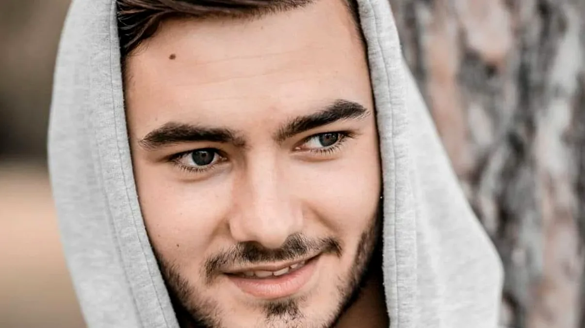 Prima reacție a preotului care l-a crescut pe Vasile. Ce spune despre moartea tânărului din Buzău: “ceva nu se potrivește”