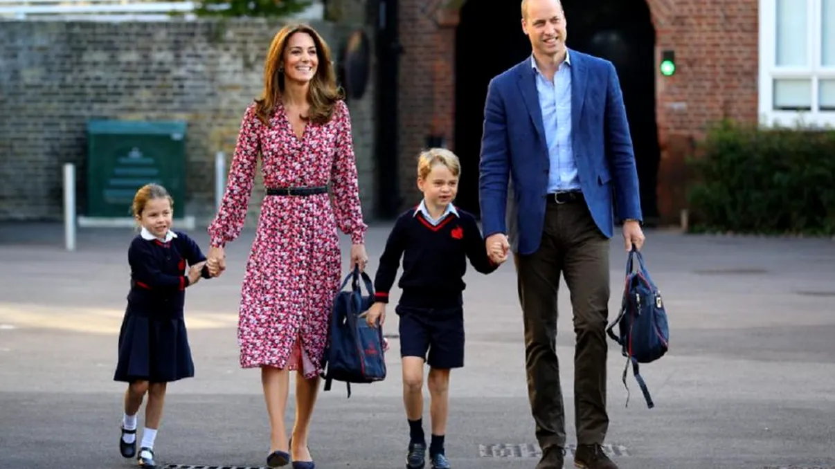 Ipostază inedită pentru Kate Middleton și Prințul William. Ar putea să angajeze pe cineva, dar preferă să facă ei asta pentru copiii lor