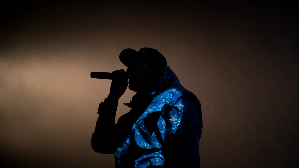 Un artist a murit, după ce s-a prăbușit lângă pasageri, în aeroport. Avea doar 21 de ani