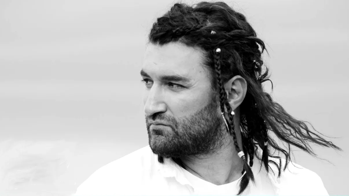 Smiley a încheiat un capitol important din viața sa, chiar înainte de semifinala Vocea României. Cum a fost surprins artistul