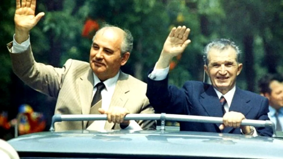 Mașina cu care Ceaușescu l-a plimbat pe Gorbaciov, scoasă din nou la licitație. ANAF cere acum un preț mai mic