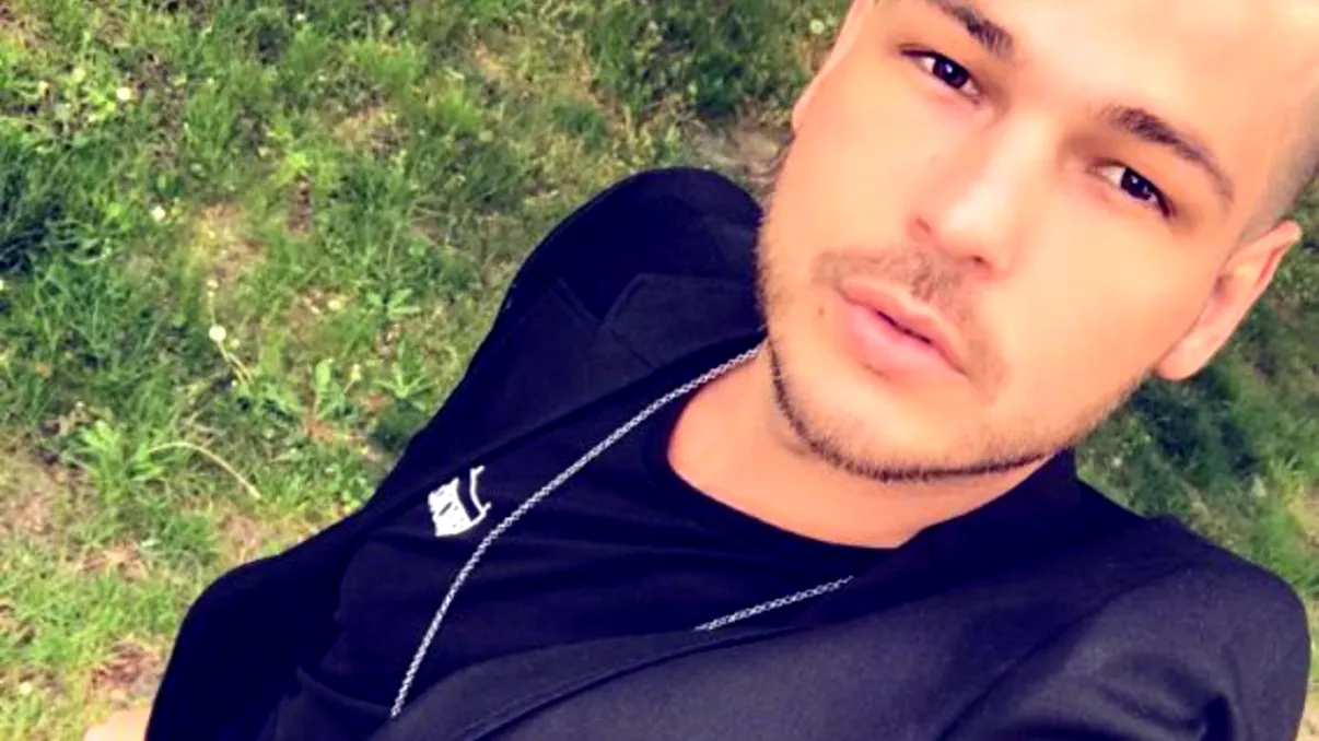 Răzvan Botezatu se căsătorește cu iubitul chiar în noaptea de Revelion. Cum a reacționat mama lui când a aflat