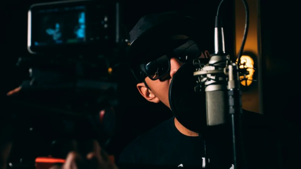 Un cântăreț din România a postat un mesaj prin care dă de înțeles că vrea să se sinucidă. Ce a urmat