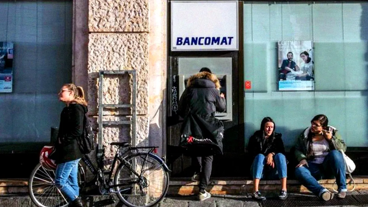 Ai banii la această bancă? Închide zeci de sucursale și face mii de concedieri. Ce se întâmplă cu Unicredit