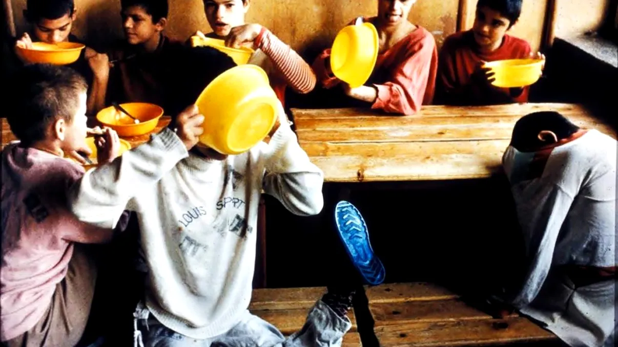 Povestea cutremurătoare a „orfanilor lui Ceaușescu”. De ce au creierul cu 8,6 la sută mai mic