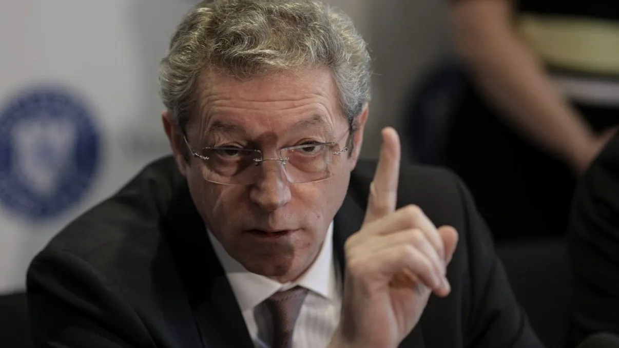 Ce se ascunde în spatele numelui doctorului Adrian Streinu-Cercel. De unde a luat numele ”Cercel”