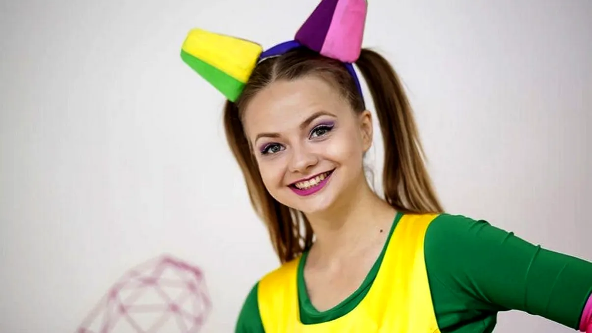 Cum arată de fapt, în realitate, Fetița Zurli. Care este numele ei real și cât de diferită e față de rolul său FOTO