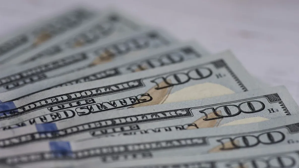 Vedetele care câștigă 900 de euro pentru o zi cu un fotbalist. Ce condiții trebuie să îndeplinească