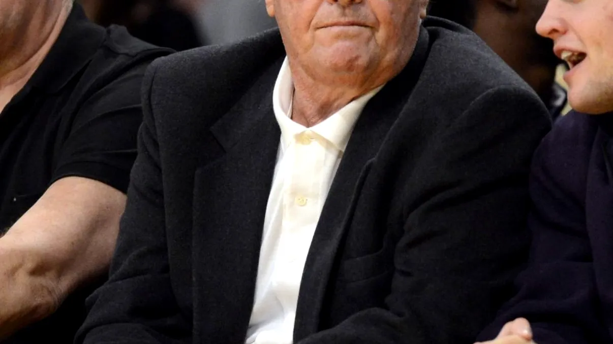 Actorul cu o viață demnă de un film. La 37 de ani a aflat că sora îi era, de fapt, mamă