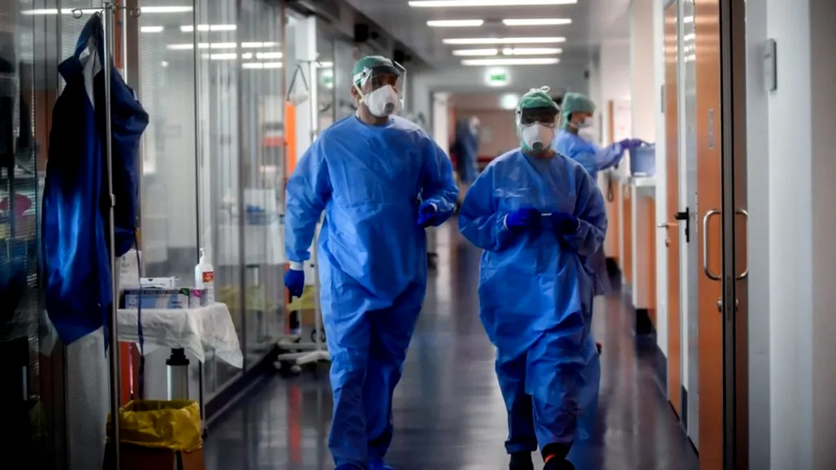 Prima țară care începe să ridice restricțiile impuse din cauza pandemiei. Ce se întâmplă chiar de azi