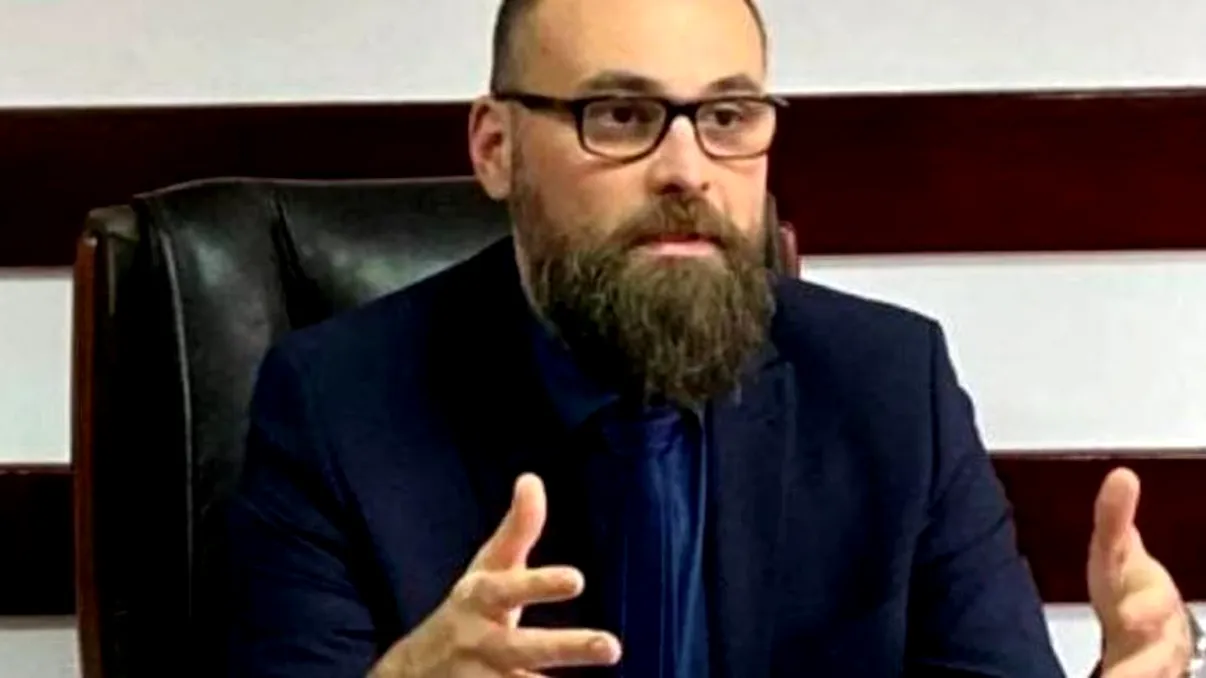 Cine este Laurențiu Țenț, președintele Casei Naționale de Pensii, revocat din funcție de Orban și Alexandru