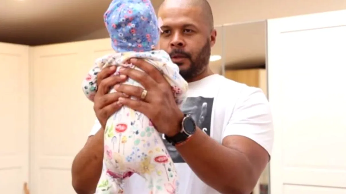 Imaginea care i-a contrariat pe fani. Cum și-a pozat Cabral fiica cea mică, în curtea casei