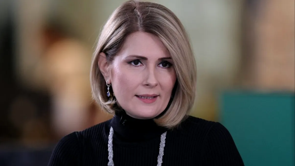 Imagini de colecție! Cum arăta Sandra Stoicescu, atunci când a apărut la Surprize, surprize