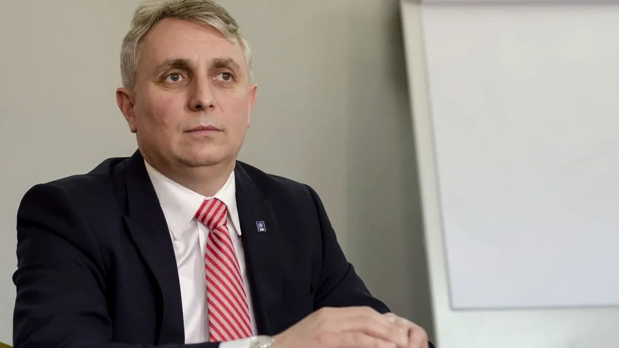 Ministrul Transporturilor dă cărțile pe față. Reguli stricte pentru călătoria cu mijloacele de transport în comun