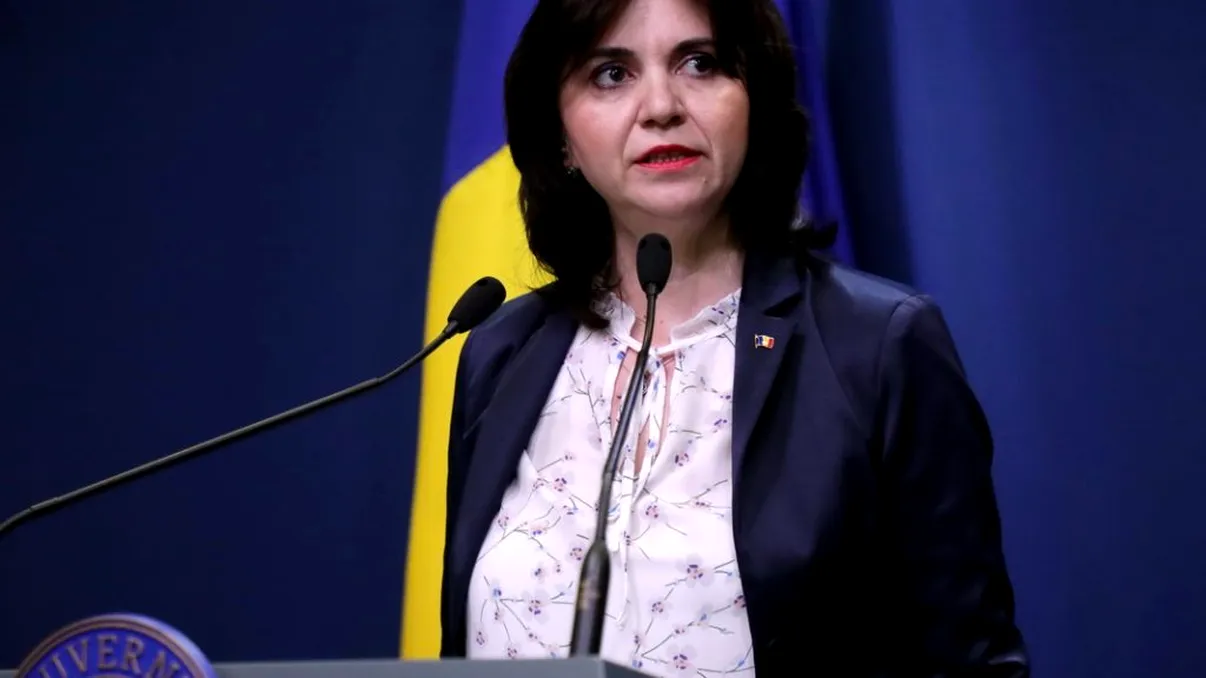 Moțiunea împotriva Ministrului Educației a trecut. Lovitură pentru Monica Anisie