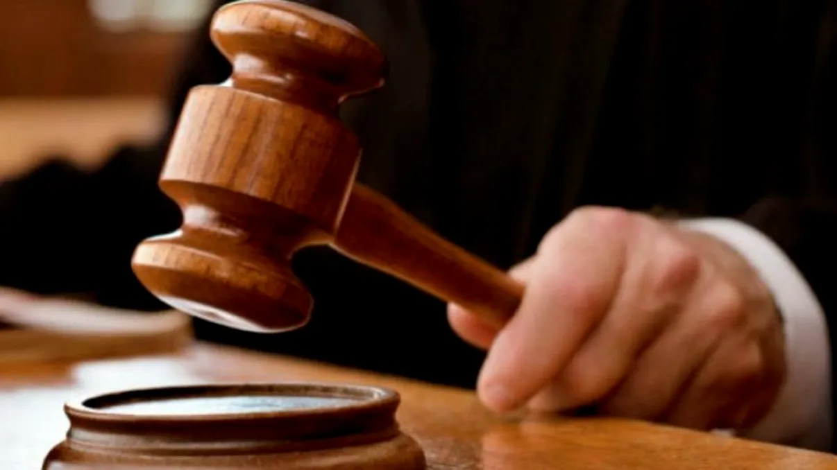 Primul român care a contestat în instanță carantina. Ce au decis magistrații