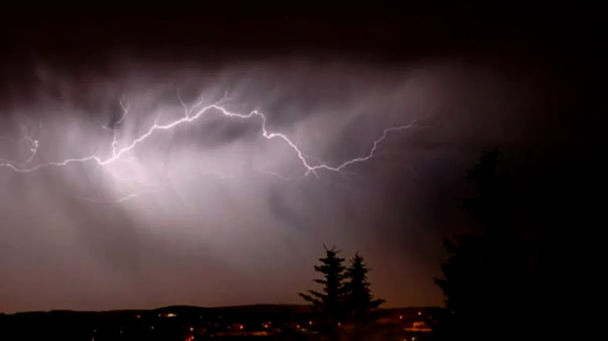 Cod galben și cod portocaliu. Avertisment ANM de vreme rea. Ce regiuni sunt afectate