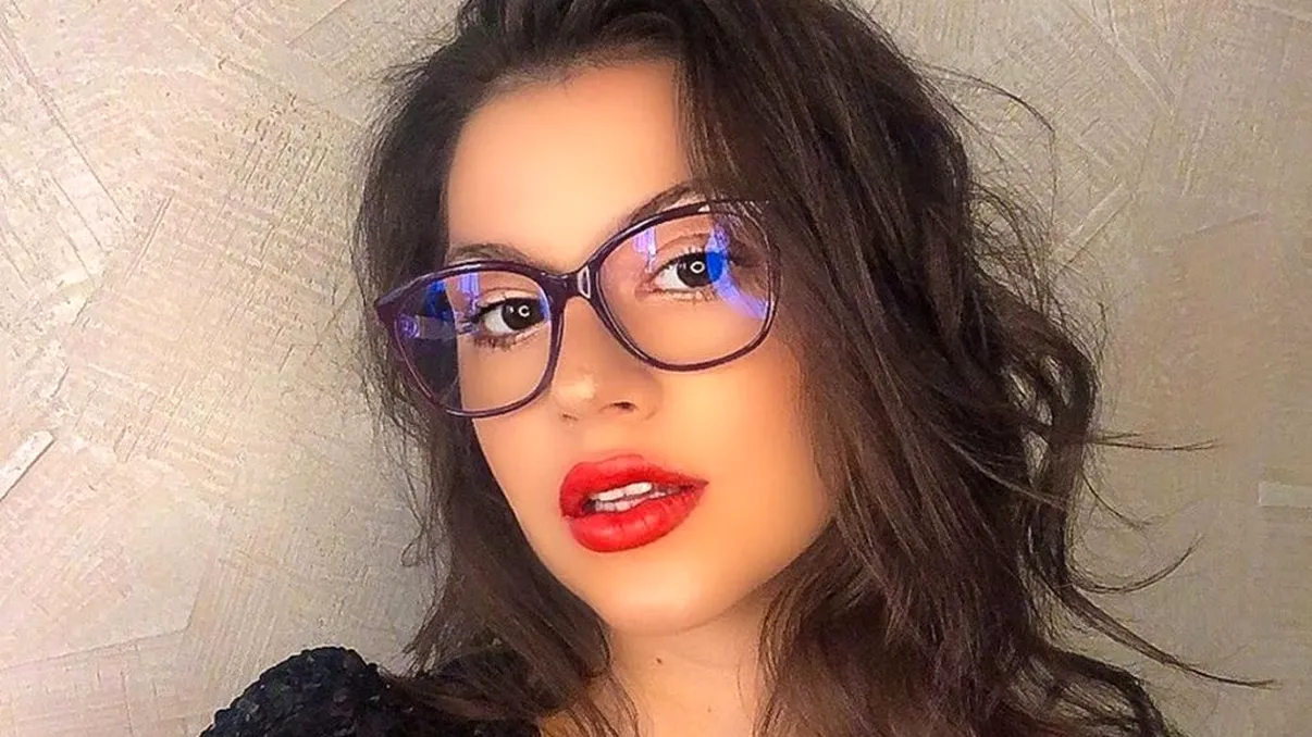 Cât câștigă, de fapt, Cleopatra Stratan pentru o oră de cântat. Ce pretenții are