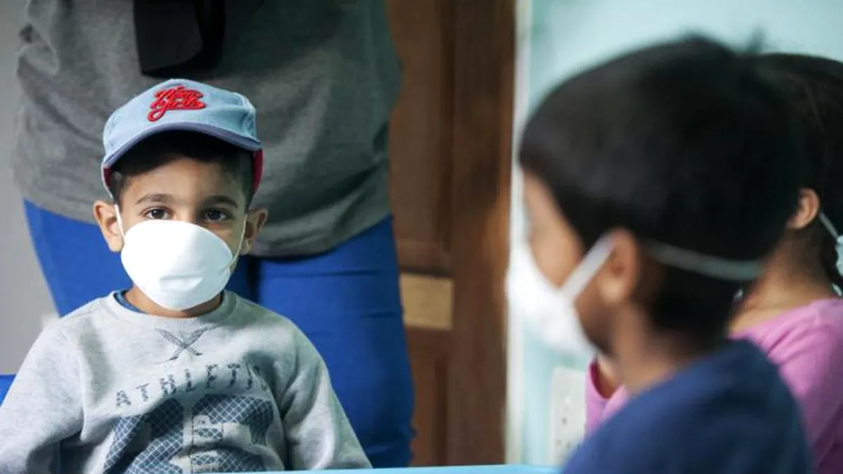 Zeci de copii din România, infectați cu COVID-19! Autoritățile trag un mare semnal de alarmă după apariția unui nou focar de infecție