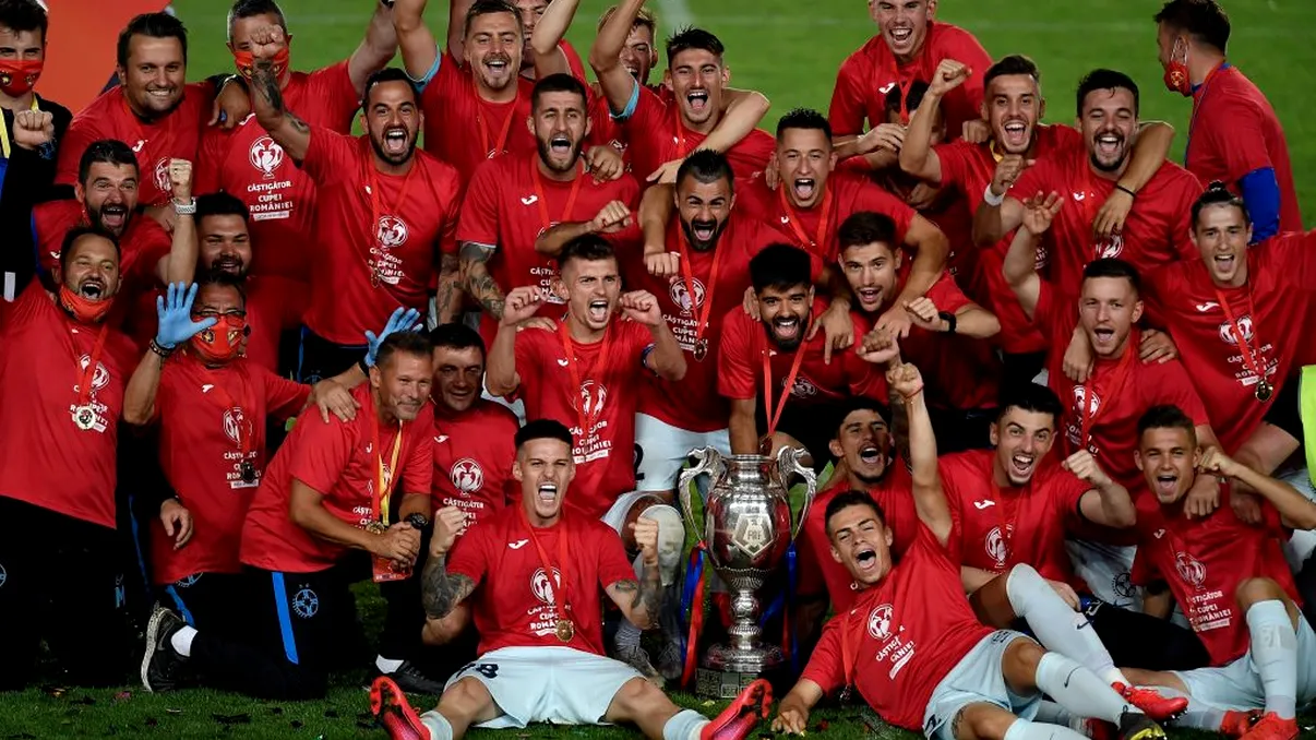 Fotbaliștii de la FCSB, pedepsiți după ce au scandat împotriva Ungariei. Ce vor păți