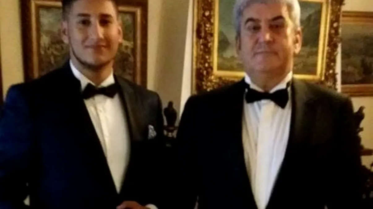 Băiatul lui Gabriel Oprea, cununie în sufragerie. Cum a apărut politicianul la eveniment. Detaliul neobservat