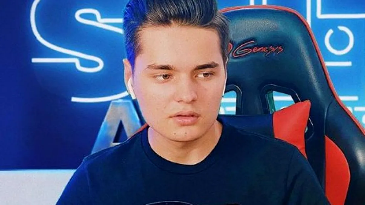 Cum a câștigat Selly un milion de euro până la 18 ani. Face vlogguri de 8 ani