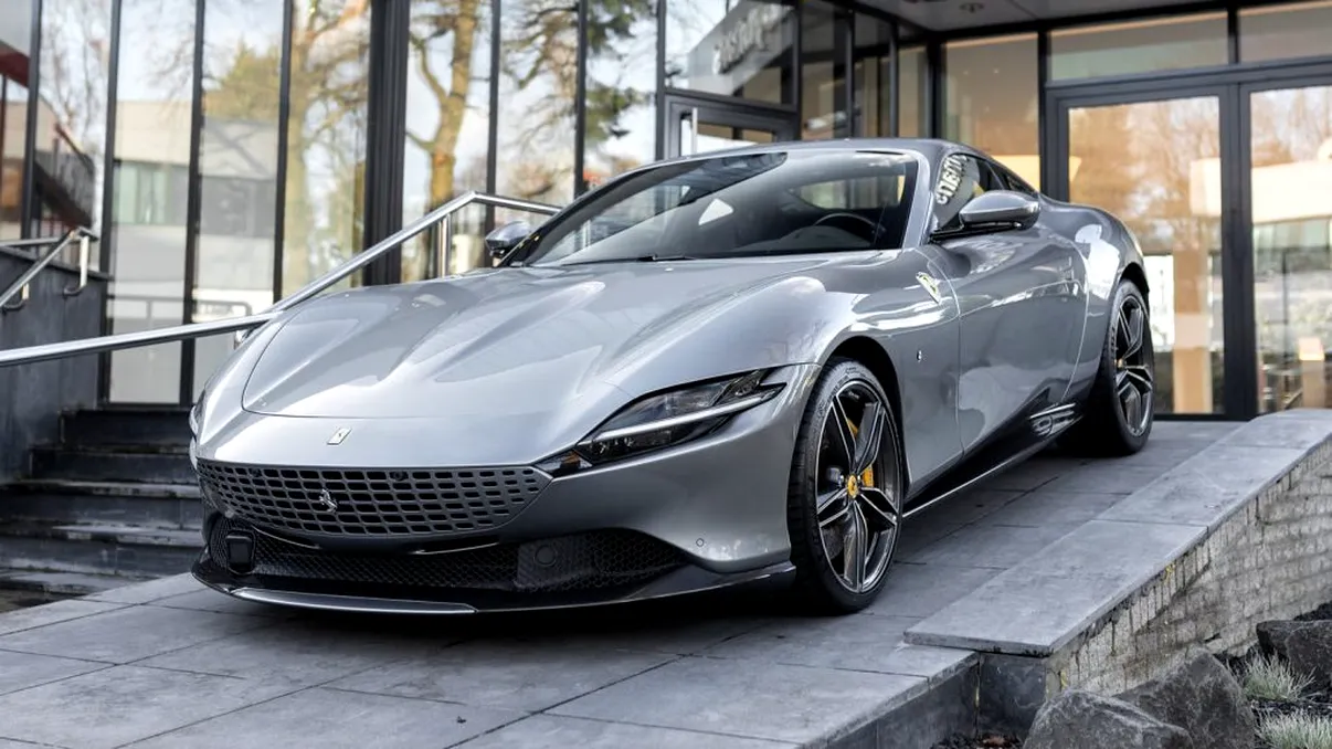 Câți bani costă cel mai ieftin Ferrari din România. De ce este atât de accesibil