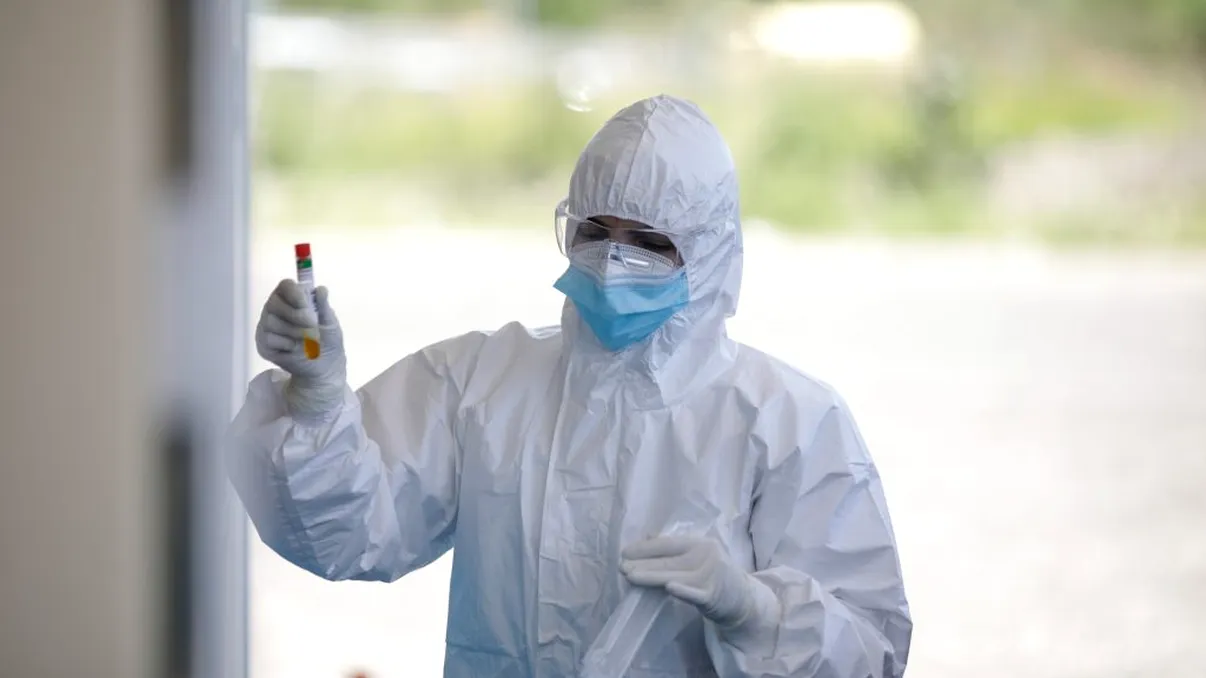 Cât costă un test pentru COVID-19 la spitalele din România. Care este cel mai ieftin test
