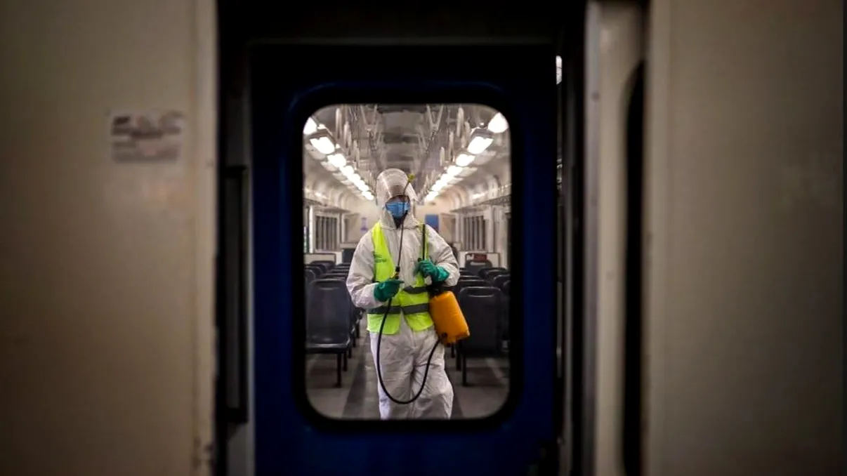 Masca devine obligatorie și în spațiile deschise în această regiune. Situația a alunecat grav