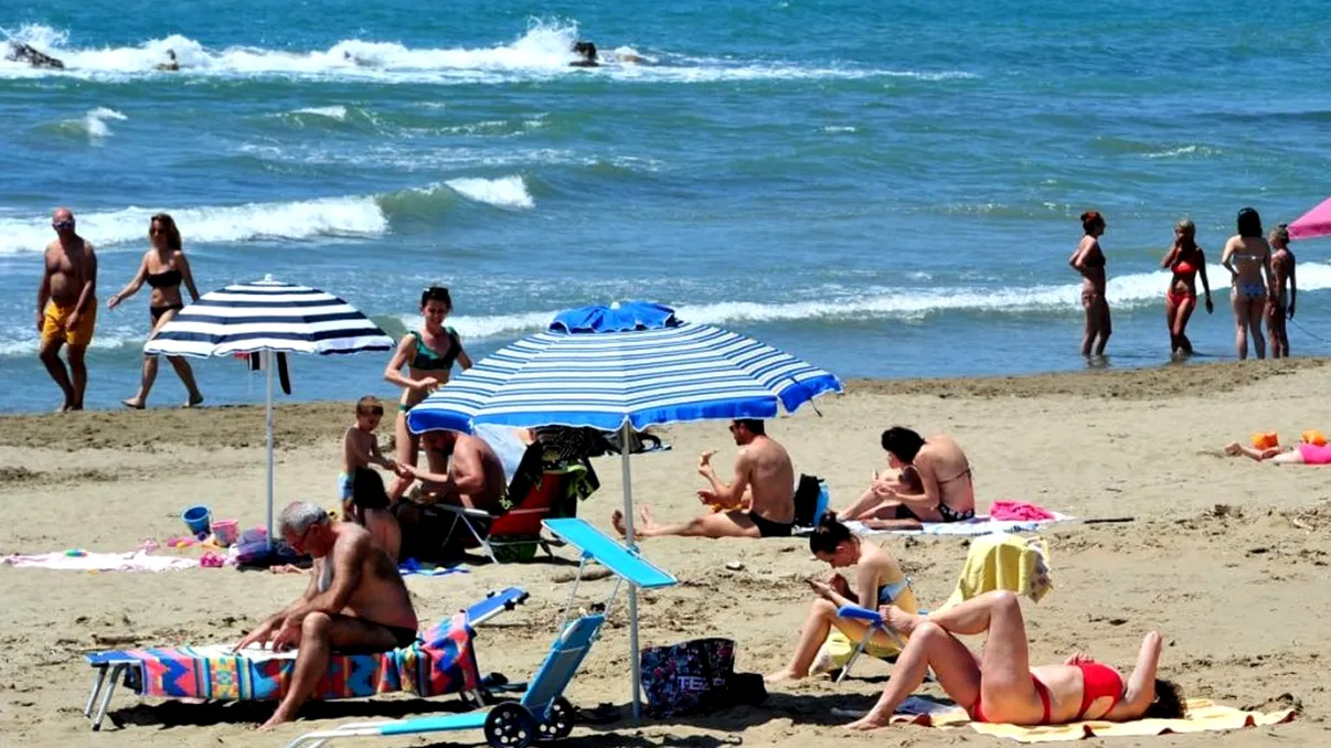 Noi măsuri pentru românii de pe plajă. Decizia valabilă de la 1 august
