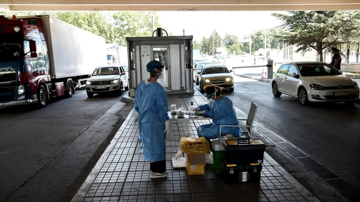 Reguli noi pentru românii care merg în Grecia. Schimbarea de ultimă oră: e vital pentru o vacanță