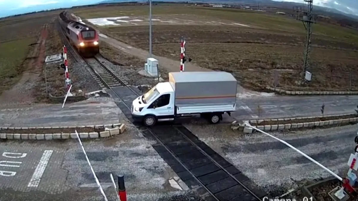 Cod Rutier. Greșeala gravă pe care o fac mulți șoferi. Te poate lăsa fără permis, dar poate fi și fatală