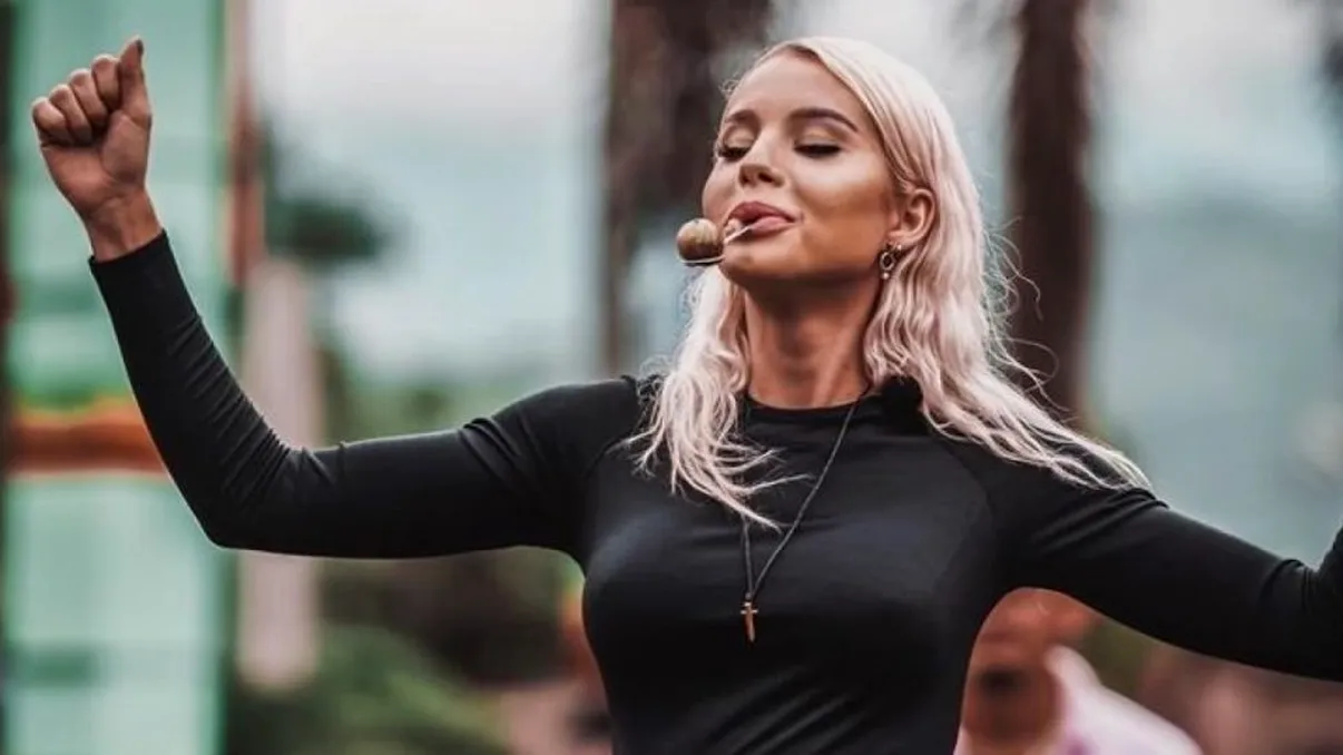 Bat clopote de nuntă! Fosta vedetă Asia Express a spus DA! Cum a cerut-o iubitul de soție