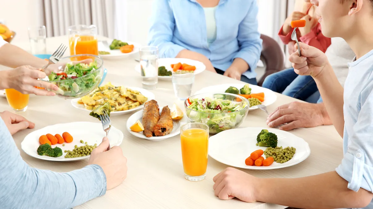 Felul de mâncare preferat de români. Ce combinație interzisă conține