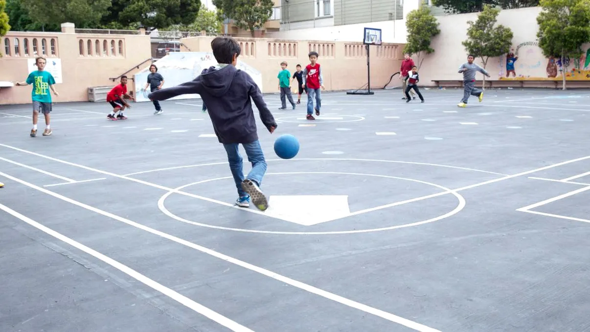 Modificare drastică a orelor de sport din România, din toamnă. Toți elevii sunt obligați să o accepte