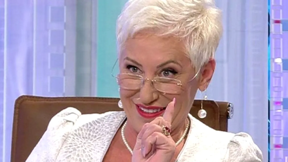 Produsul ieftin care albește dinții și românii habar nu au. Lidia Fecioru îl folosește mereu