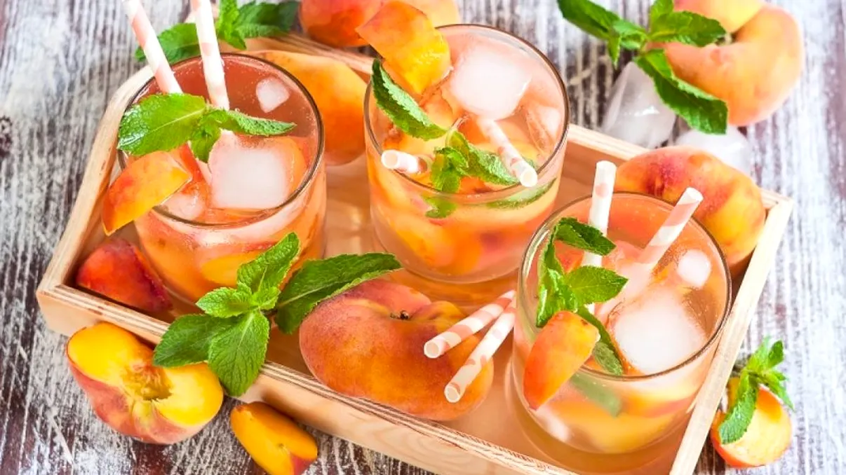Rețete de băuturi răcoroase de vară. Cum să obții un cocktail delicios de vitamine și savoare