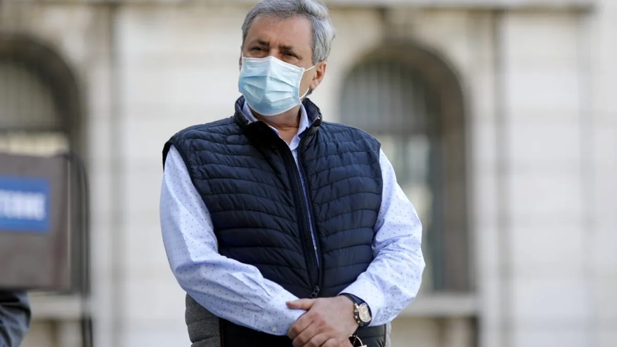 Soția lui Marcel Vela e o norocoasă. Ce sacrificiu a făcut ministrul pentru ea