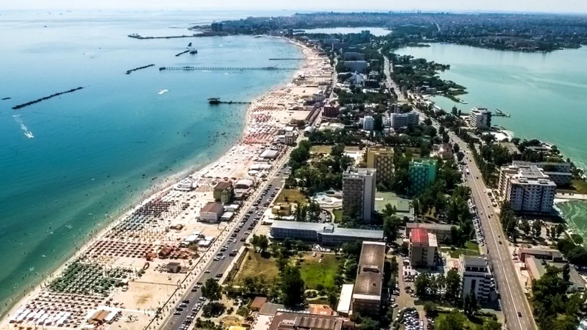 Cât de mult se ieftinesc vacanțele la mare. Câți bani trebuie să scoți din buzunar
