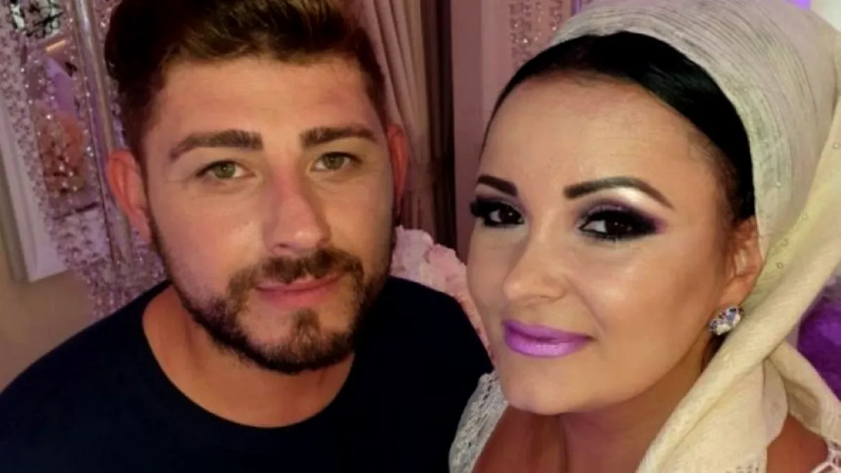 Silvana Rîciu, în costum de baie, gravidă în 8 luni! Ce burtică mare are artista FOTO