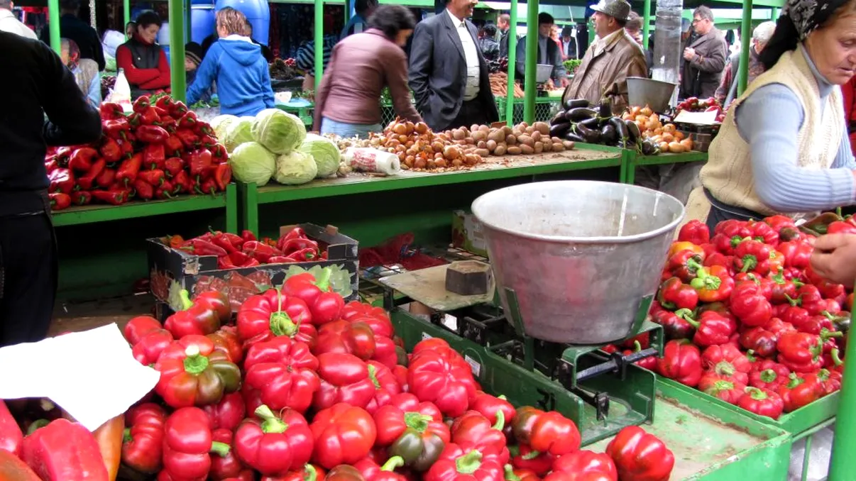 Actorul român care a ajuns să vândă legume, la piață. Ce mare nume a fost văzut la tarabă