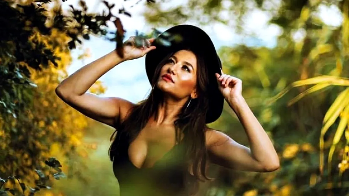 Claudia Pătrășcanu a înflorit după divorț! Imaginile provocatoare postate chiar de ea, pe net, spun tot!