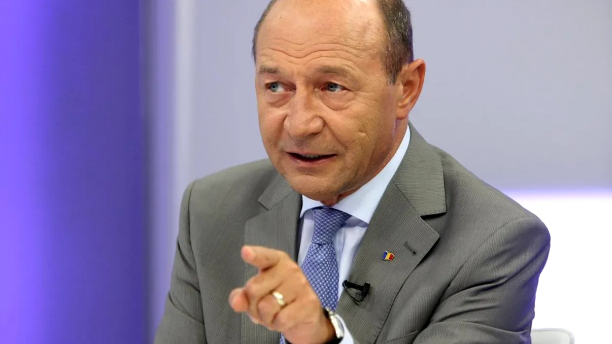 Cum au apărut Traian Băsescu și iubitul Elenei Udrea, în ziua votului. Nimeni nu se aștepta la asta, chiar azi