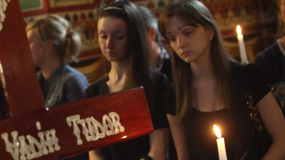 Cum îl visează văduva pe Corneliu Vadim Tudor. Ce semne le trimite de dincolo: „E un avertisment pentru noi”