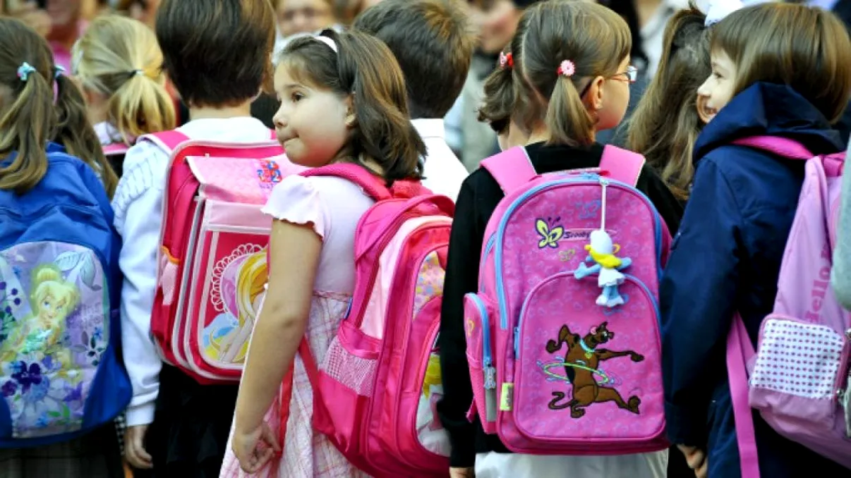 Nelu Tătaru a reacționat după neregulile din prima zi de școală. Marea teamă a ministrului