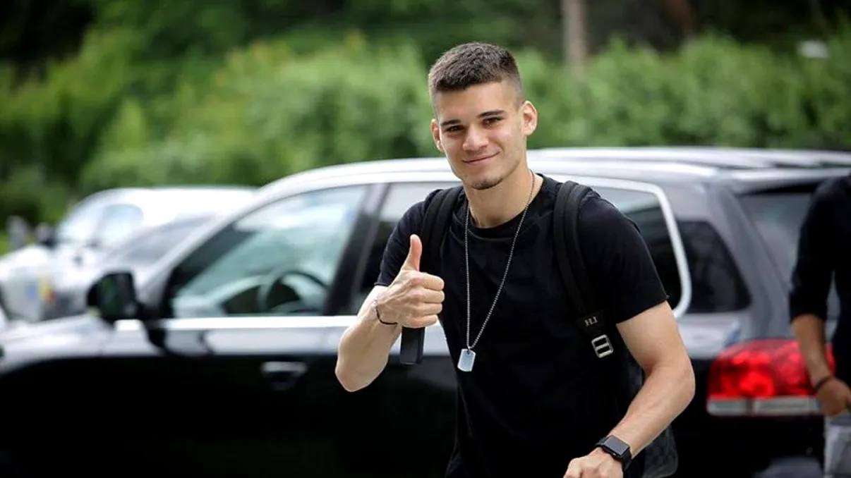 Ce face Ianis Hagi în fiecare dimineață. Armata e nimic, la 7 fără 15 începe negreșit așa