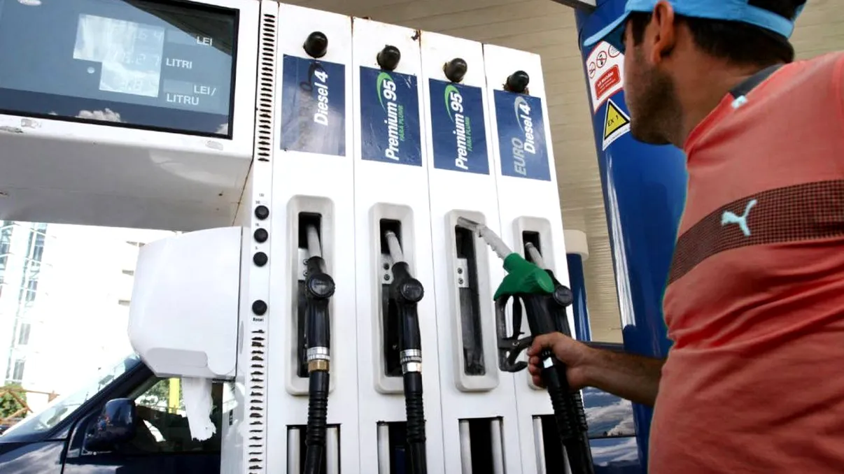 Vestea zilei pentru toți cei cu mașini pe benzină și motorină. S-a întâmplat la pompă în ultimii 3 ani