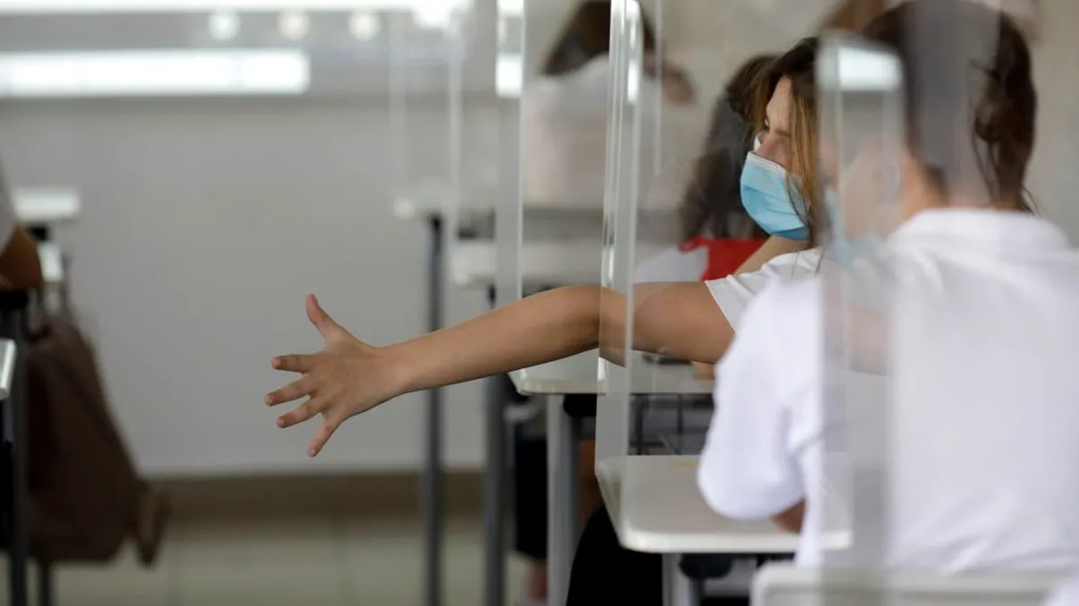 Alexandru Rafila, semnal de alarmă cu privire la restricțiile anti-Covid din școli. Care este adevărul din spatele exploziei de cazuri cu coronavirus